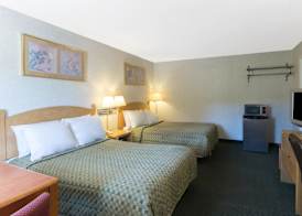 POCONO NIGHT LODGE 4