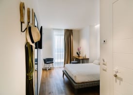 NUMA HOTEL 4