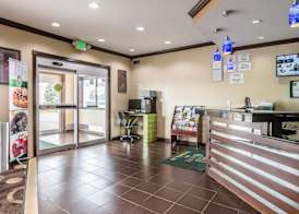 Quality Inn Coralville - Iowa River Landing 2