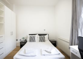 Barbican by Excel Apartments 3