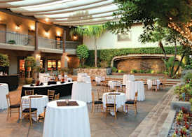 DoubleTree by Hilton Claremont 5
