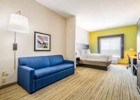 Holiday Inn Express & Suites HEARNE by IHG 5