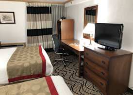 Ramada by Wyndham Birmingham Airport 5