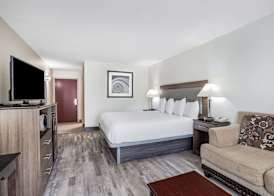 Ramada by Wyndham Hendersonville 5