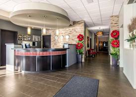 Econo Lodge Inn & Suites 3