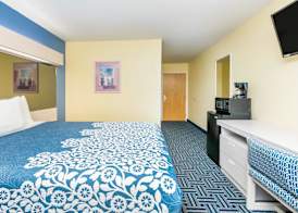 Days Inn & Suites by Wyndham Pryor 5
