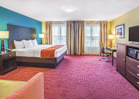 La Quinta Inn & Suites by Wyndham O'Fallon, IL - St. Louis 5