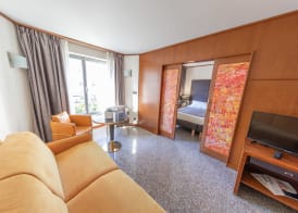 Goldstar Apartments & Suites 2