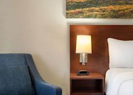 Days Inn by Wyndham Dillon 5