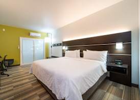 Holiday Inn Express & Suites BEDFORD by IHG 4