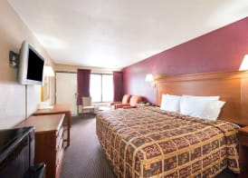 Days Inn by Wyndham San Antonio Splashtown/ATT Center 5