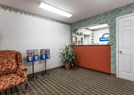 Days Inn by Wyndham Dickson 5