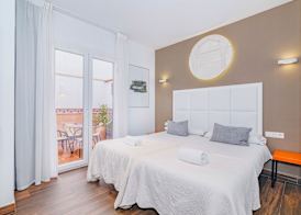 Apartamentos Caballerizas con parking gratuito 2