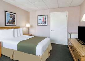 Days Inn by Wyndham Bedford 5