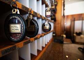 Hotel Crown 2