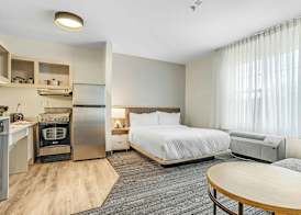MainStay Suites 4