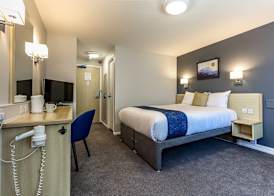 Days Inn by Wyndham Sedgemoor M5 5