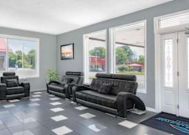Howard Johnson by Wyndham Gananoque 2