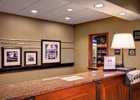 Hampton Inn & Suites Addison 4