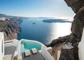 Aqua Luxury Suites by NOMÉE Hospitality Group 3