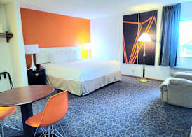 Howard Johnson by Wyndham Manteno 5
