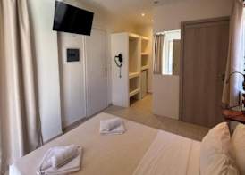 Physis Oikos Beachfront Apartments 3