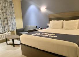 Days Inn by Wyndham Freeport 3