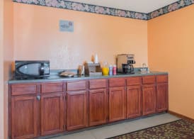 Knights Inn Ferguson MO 4