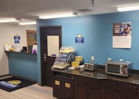 Days Inn by Wyndham Austin 3
