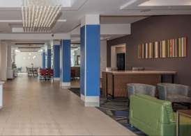 Holiday Inn Express & Suites HOUSTON-ALVIN by IHG 5