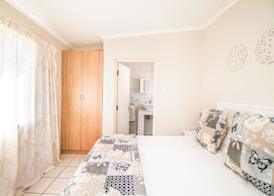 Little Rose Guesthouse & Self-Catering 2