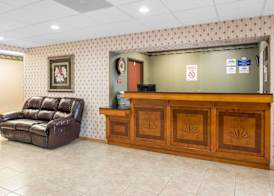 Days Inn by Wyndham Sullivan 2