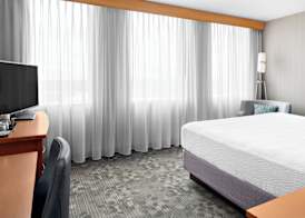 Courtyard by Marriott Edmonton Downtown 5