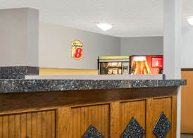 Super 8 by Wyndham Topeka/Wanamaker RD/I-70 3