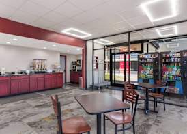 Econo Lodge Cave City 3