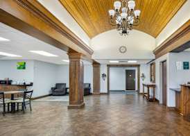 Quality Inn & Suites Monterey I-40 3