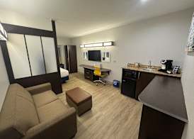 Microtel Inn & Suites by Wyndham Wheeling at The Highlands 4