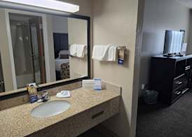Baymont by Wyndham Janesville 5