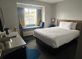 Microtel Inn & Suites by Wyndham Mansfield 4
