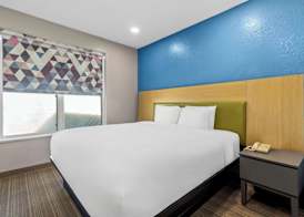Sonesta Essential IAH Airport JFK Boulevard - Newly Renovated 5