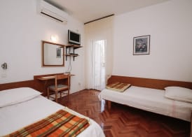 Apartments & Rooms Peranic 3