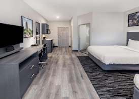 La Quinta Inn & Suites by Wyndham Ardmore 3