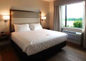 Wyndham Garden State College 3