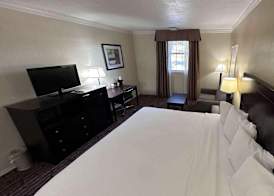 Motel 6 Dallas TX Downtown 3