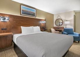 Quality Inn & Suites near Owensboro & Holiday World GOLD AWARD WINNER 5