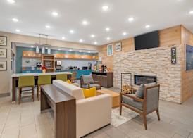 Country Inn & Suites by Radisson, Fairview Heights, IL 3