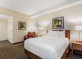 Baymont by Wyndham Orlando South 4