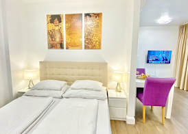 Vienna International Living 3