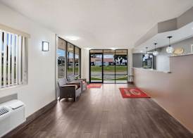 Econo Lodge Live Oak 3