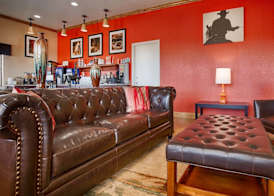 SureStay Hotel by Best Western Floresville 3